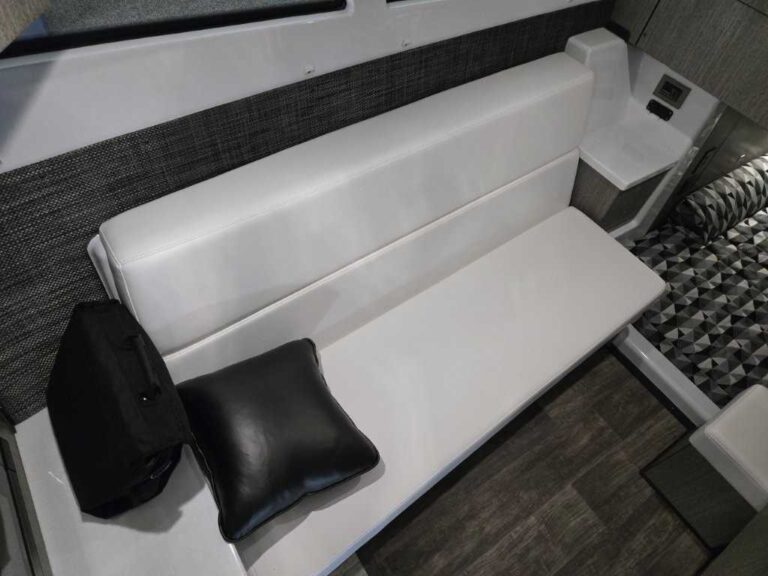 2025 Monterey 385SS - Triple V10 - Joystick US-RGFCP192J425 [photo 35]